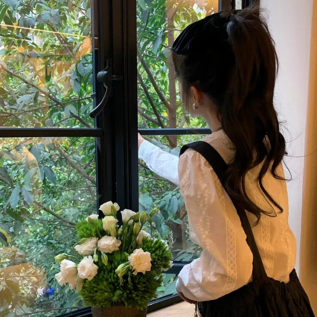 纽约娃娃海报