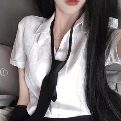 女煞星对九命客海报